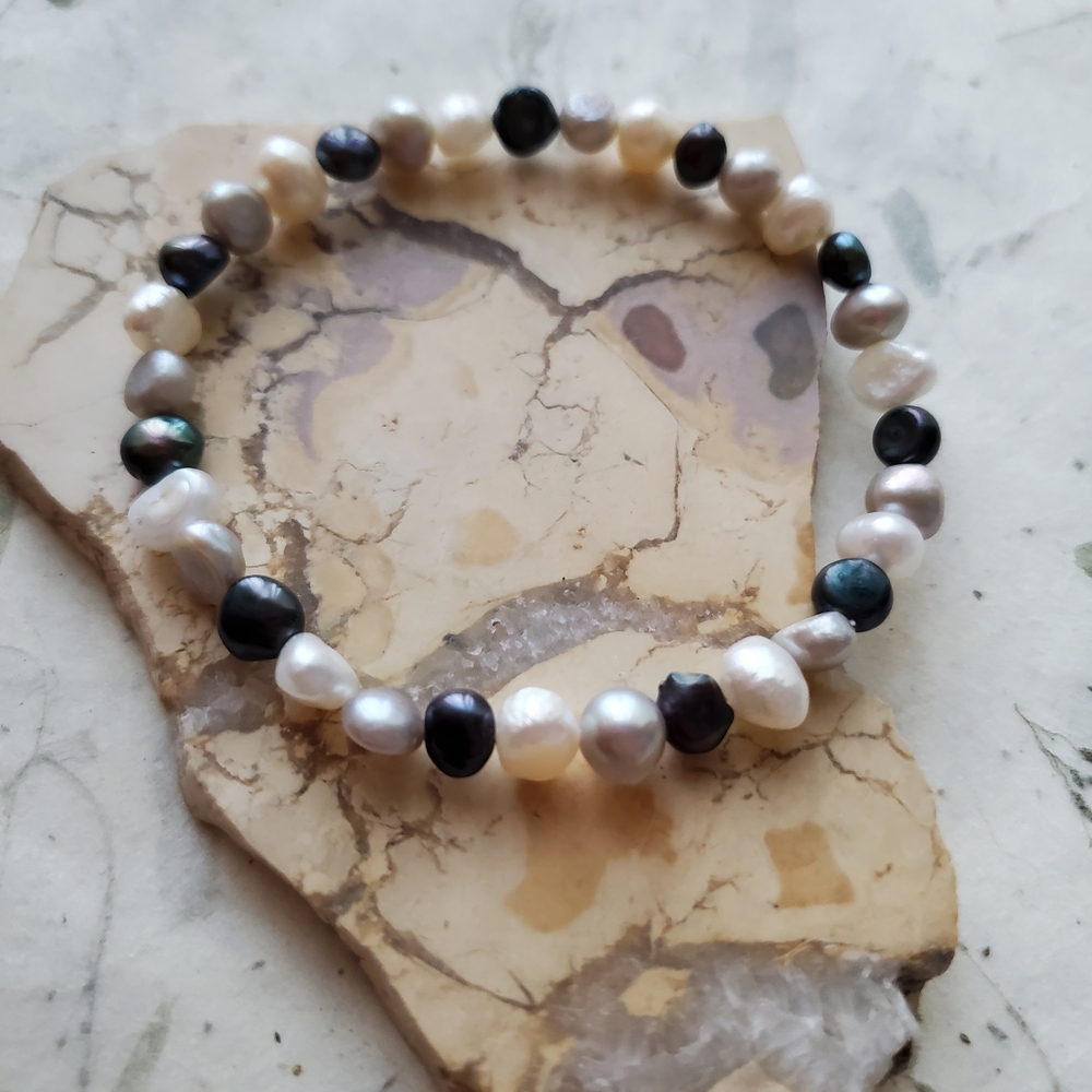 Baroque Freshwater Pearl Stretch Bracelet